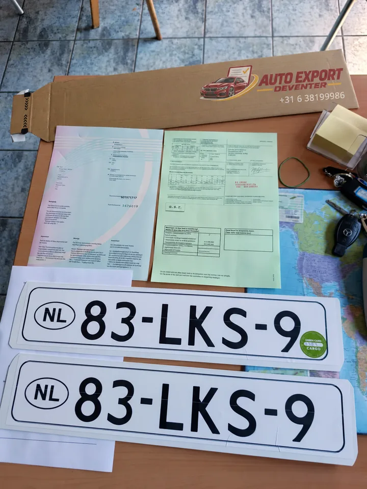 Complete export package from Auto Export Deventer: export document, Green Card and two white export plates